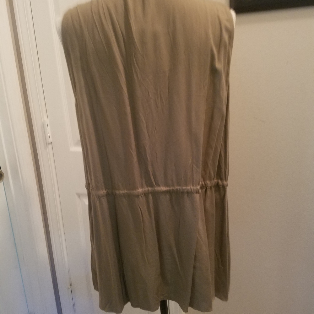 Vest - Picture 2 of 5